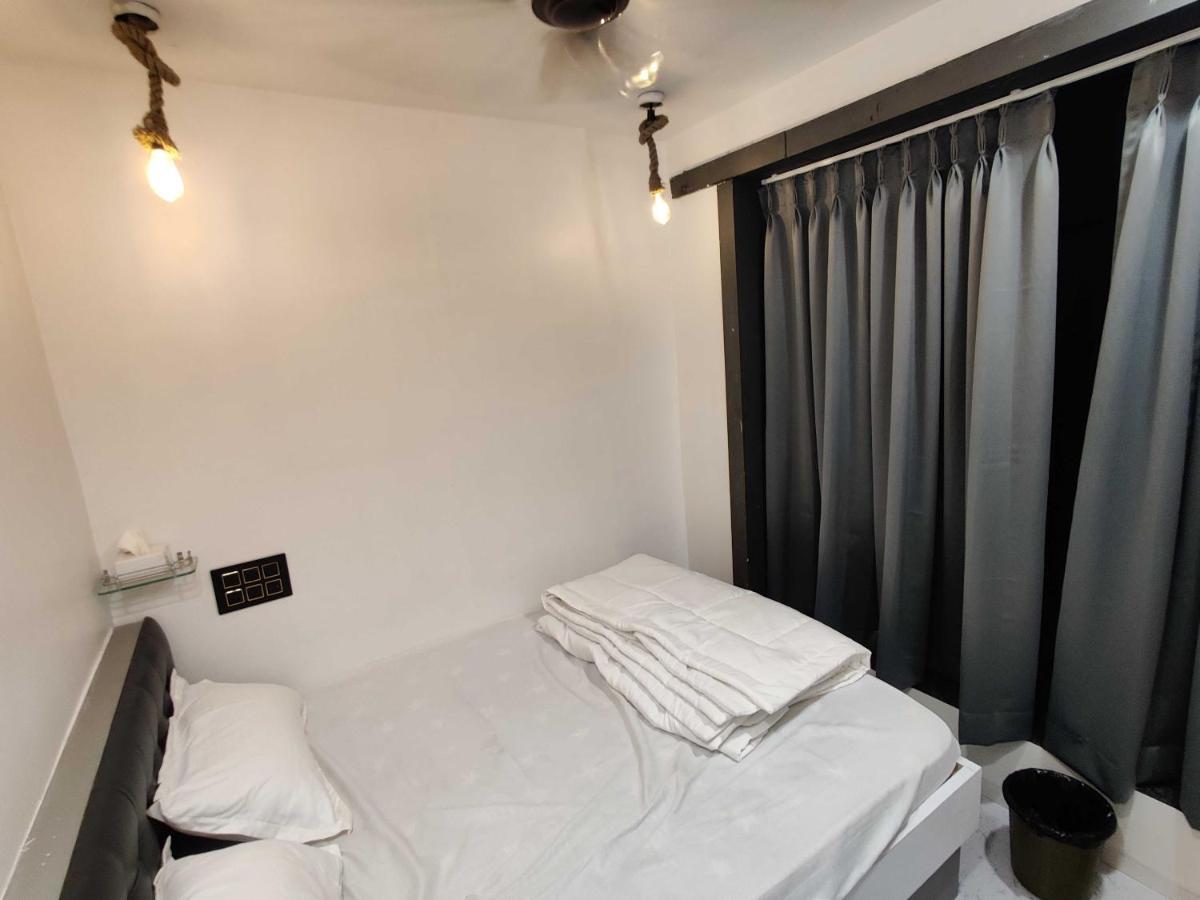 Oyo 91692 The You And Me Hotel Utran Ngoại thất bức ảnh
